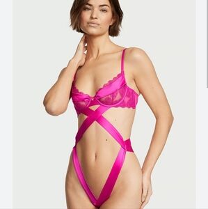 NWT Victorias Secret Sexy Lace Teddy Lingerie Size LARGE